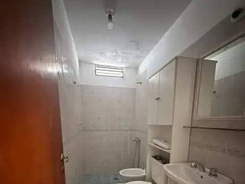 Oficina en Alquiler en Arguello, $ 680.000