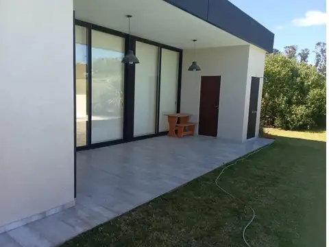 Casa 4 ambientes con 4 baños