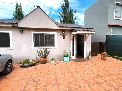 Casa en Venta con 2 cocheras