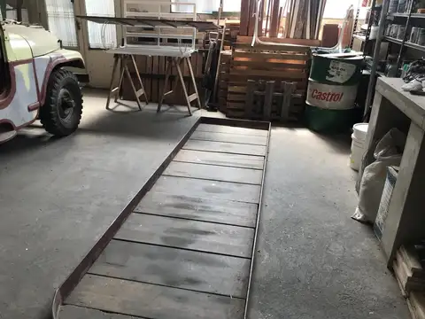 Venta Depósito con oficinas en Martinez