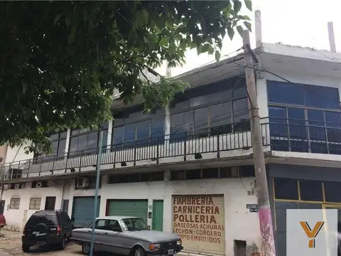 Local en venta - 3 Locales 5 Baños - Cochera - 300Mts2 -Quilmes