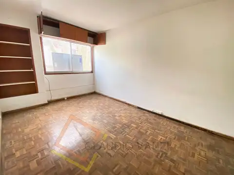 La Pampa 1200, Piso 1