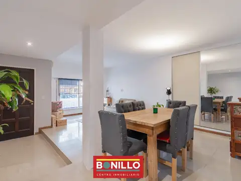Depto Tipo Casa 6 ambientes con 2 baños