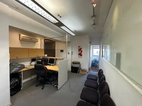 Oficina en Alquiler con 3 cocheras