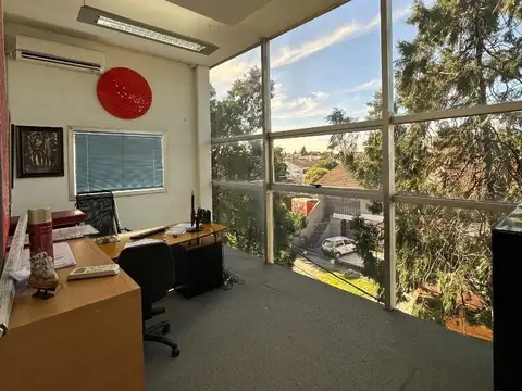 Oficina en Alquiler al Norte