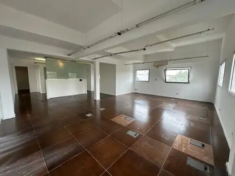 Oficina en Alquiler al Norte