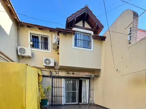 Depto Tipo Casa en Venta con 1 cocheras
