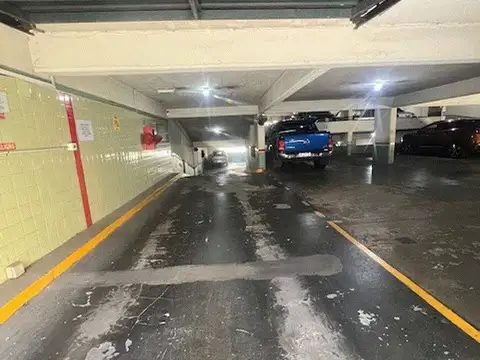 Oportunidad /Venta /Cochera / Cubierta/ Caballito