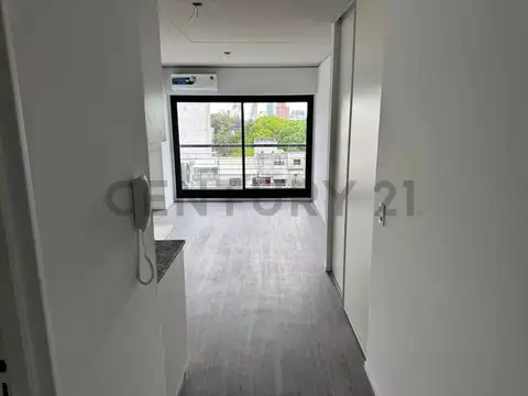 VENTA MONOAMBIENTE MUY LUMINOSO PISO 6