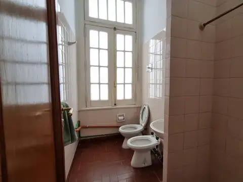 Oficina Monoambiente con 4 baños