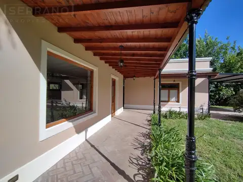 Casa 4 ambientes con 2 baños