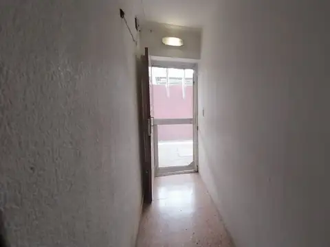 Casa 6 ambientes con 2 baños