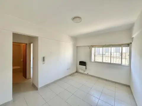 Departamento en Venta de 2 ambientes. A 1 cuadra de Av. Rocca. Pleno Centro Campana