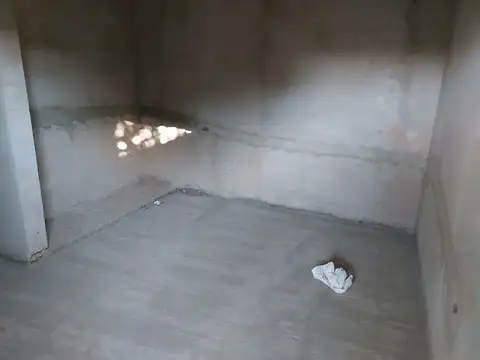 Local en Venta en Maquinista F Savio, USD 100.000