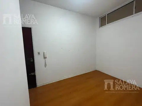 Oficina - en alquiler   - frente a la estacion de Olivos -  30 mts