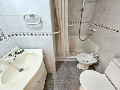 VENTA DEPTO PLANTA BAJA LA LUCILA 2 AMB PATIO