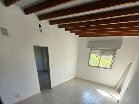 Depto Tipo Casa en Alquiler de 1 dormitorio