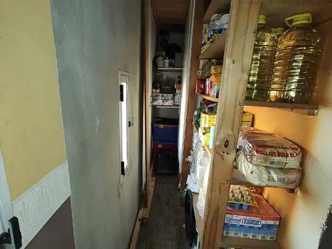 Excelente propiedad en muy buen estado,  4 dormitorios + 2 baños + parrilla (180m2 construidos)