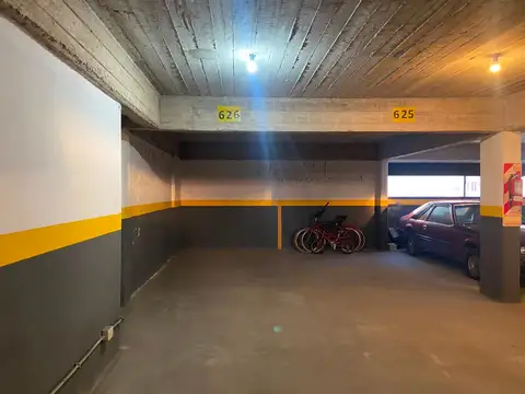 Cochera en venta a 1 cuadra del mar