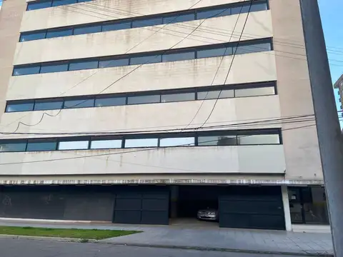 Cochera en venta a 1 cuadra del mar