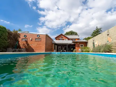 Casa en Venta 3 dormitorio quincho y pileta. Fisherton