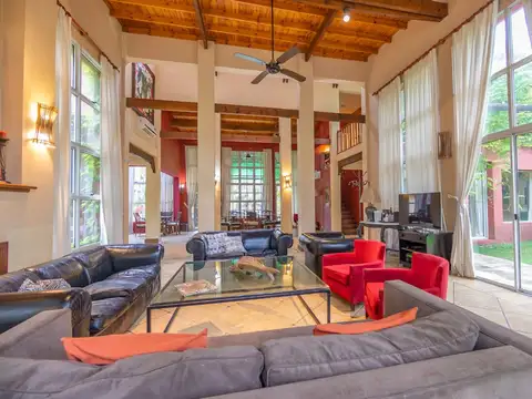 Casa en Venta en La Lonja, USD 300.000