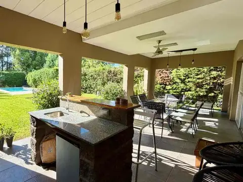 Casa en Venta en Santa María de los Olivos, USD 299.000
