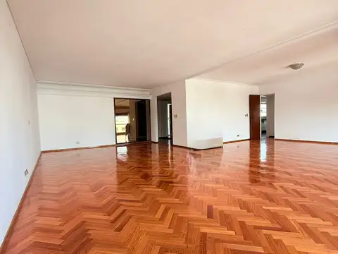 Piso Exclusivo 7 Ambientes - 280m² - Quincho con Parrilla y Cochera - Flores