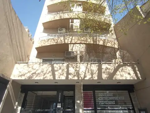 Alquiler Dpto 2 Ambientes Al Frente en Alte. Brown 3225, Temperley.