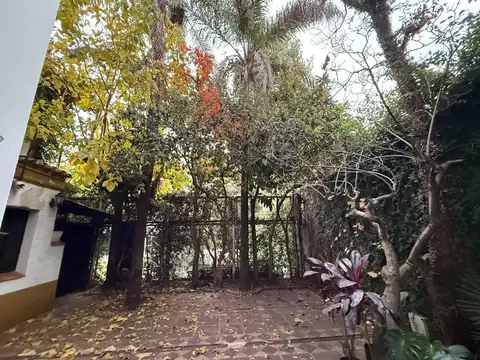 Casa en Venta con 4 cocheras