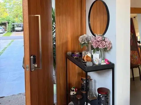Casa en Venta con 4 cocheras