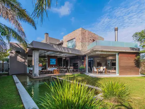 VENTA CASA PARQUE MIRAMAR 3 DORM ESTUDIO PISCINA