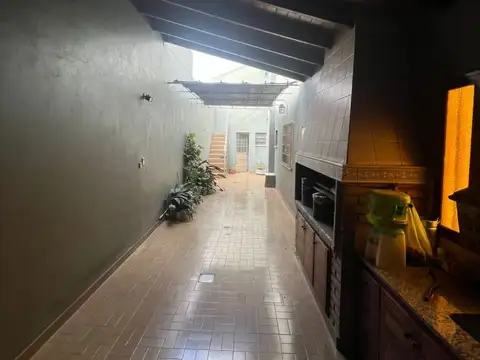 Casa en Venta en Isidro Casanova, USD 230.000