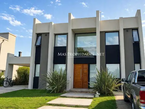 Venta Casa a la laguna en San Lucas 3 dormitorios Canning