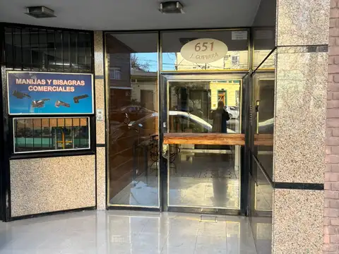 UN AMBIENTE COCINA Y BAÑO COMP. VISTA ABIERTA CON SOL  ZONA AUDIOVISUAL  Y SUBTE B