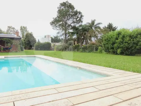 Venta casa 4 ambientes con pileta en Aero Country Club General rodriguez