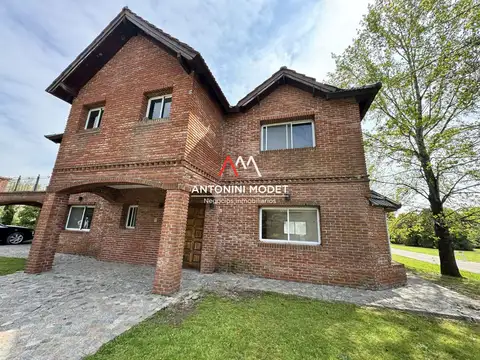 Casa 5 ambientes con 5 baños