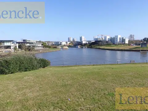 Excepcional lote en venta en Albanueva, ubicación privilegiada con las mejores vistas