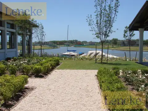 Excepcional lote en venta en Albanueva, ubicación privilegiada con las mejores vistas