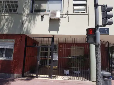 Impecable departamento de 3 ambientes, septimo piso.