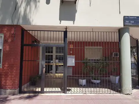 Av Caseros 796 , Piso 7