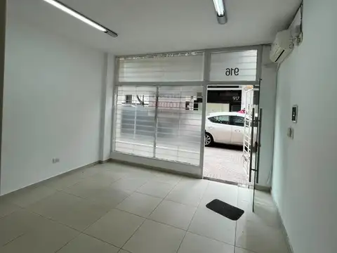 Local en Alquiler en Parque, $ 600.000