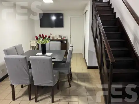 Depto Tipo Casa 4 ambientes con 2 baños