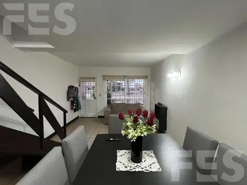 Depto Tipo Casa en Venta con 1 cocheras