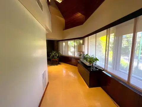 Casa  en Venta en Acassuso, San Isidro, G.B.A. Zona Norte