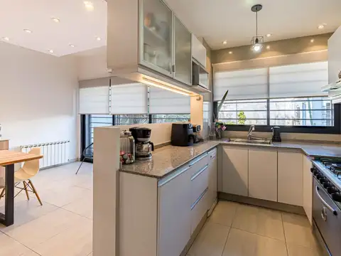 Casa 4 ambientes con 2 baños