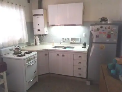 Casa 3 ambientes con 1 baño