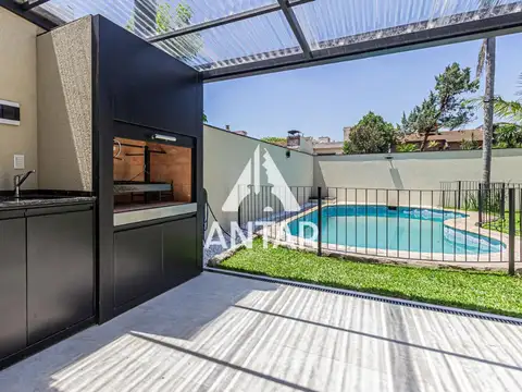 Casa reciclada c/diseño | 300 m² | Jardín, piscina y garage!