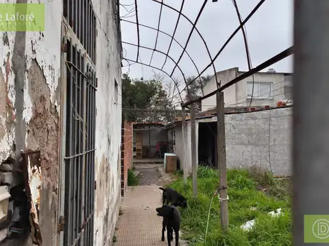 VENTA - Lote de 748 m2 en Beccar, zona industrial, apto para galpón o depósito