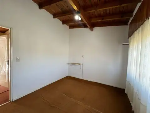 Casa 2 ambientes con 1 baño
